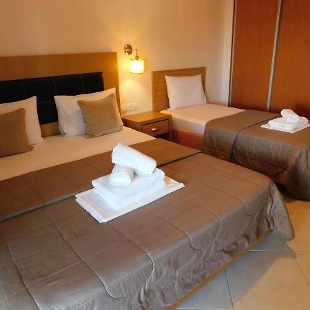 Anna House 3 Hotel ซาร์ตี ภายนอก รูปภาพ